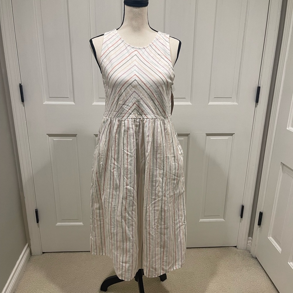 True Craft rainbow and white striped sundress. NWT. Large. Pockets! Buttons!